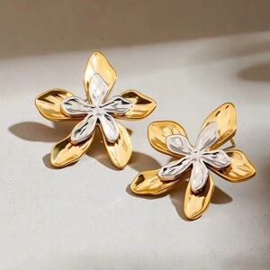 Flower Stud Earrings – Two-Tone Gold & Silver